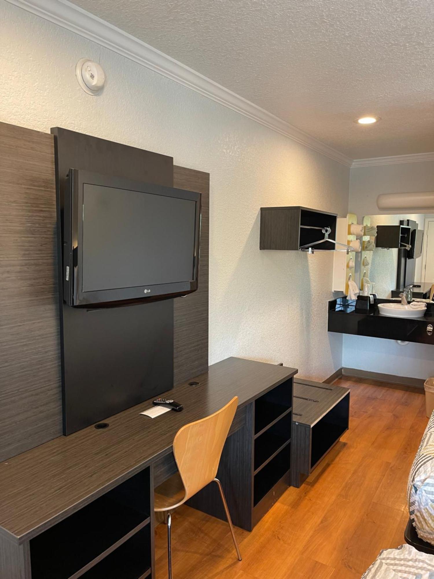 Motel 6 Sacramento, Ca - Downtown Eksteriør billede