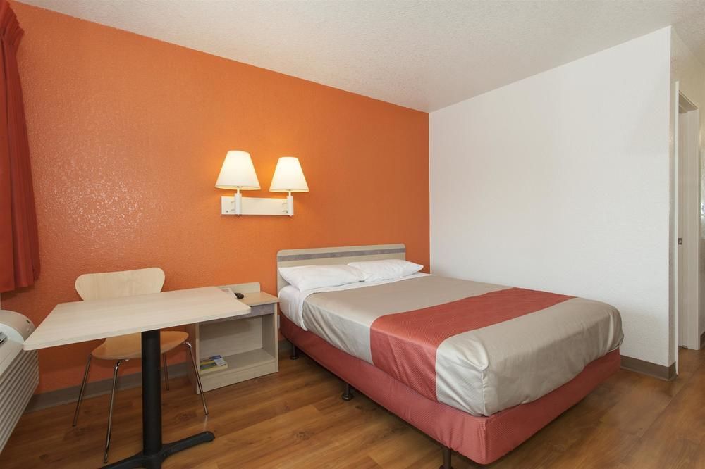 Motel 6 Sacramento, Ca - Downtown Eksteriør billede